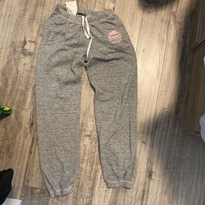 Roots salt pepper grey pink writing limited ed